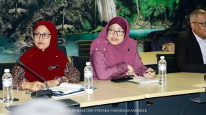 Kunjungan Hormat Pengarah Jabatan Dasar dan Penyelidikan Dewan Bahasa dan Pustaka kepada Naib Canselor Universiti Malaysia Sarawak