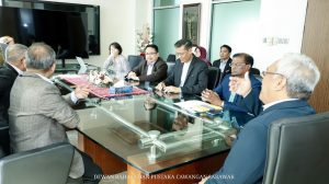 Kunjungan Hormat Pengarah Jabatan Dasar dan Penyelidikan Dewan Bahasa dan Pustaka kepada Naib Canselor Universiti Malaysia Sarawak