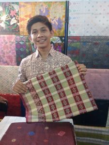 Tenunan Songket Asli